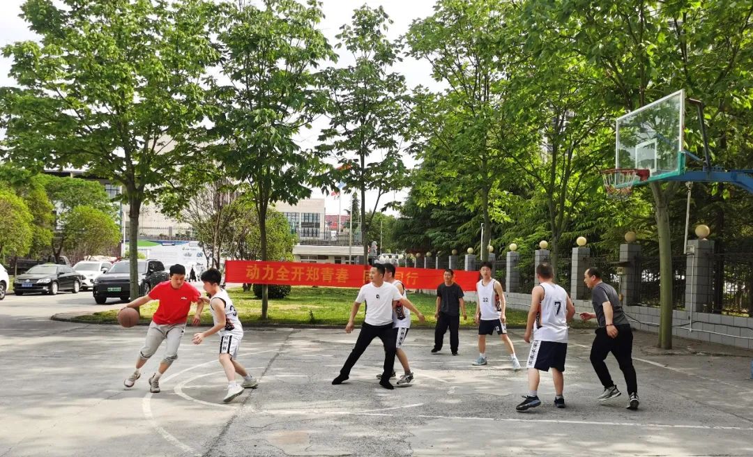 上海山美股份2025春季運(yùn)動(dòng)會(huì)火熱啟幕！拔河、籃球預(yù)賽燃情開戰(zhàn)